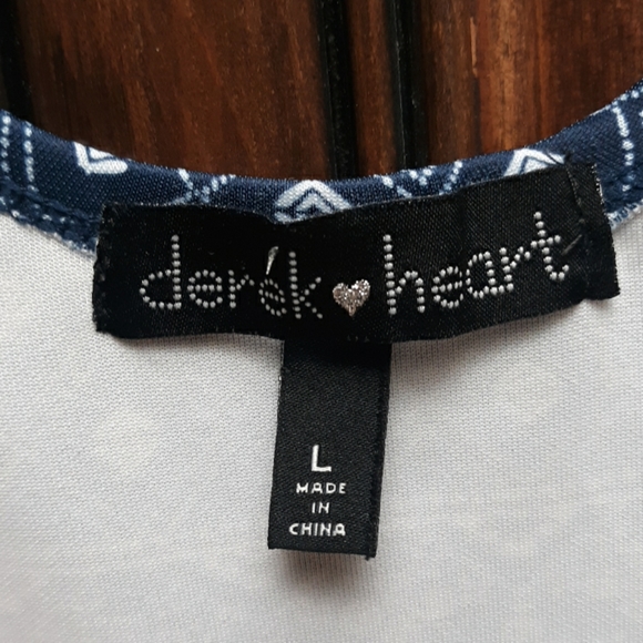 Derek Heart Dress - Picture 3 of 3